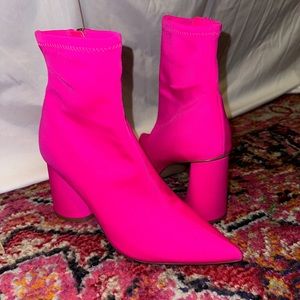 Steve Madden Pink booties